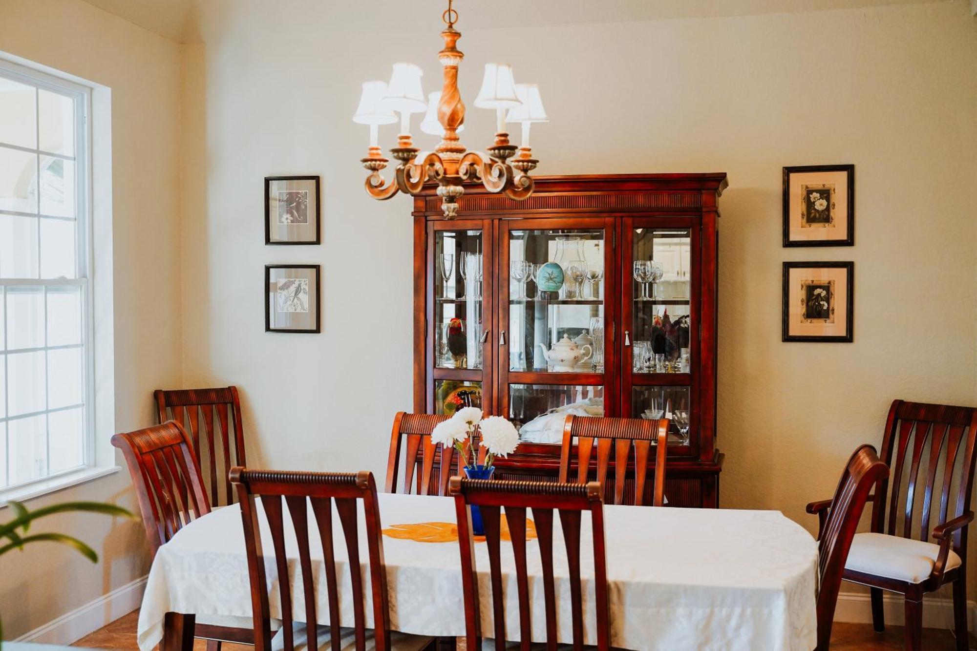 Shangri-La Boutique Bed & Breakfast West Bay Εξωτερικό φωτογραφία