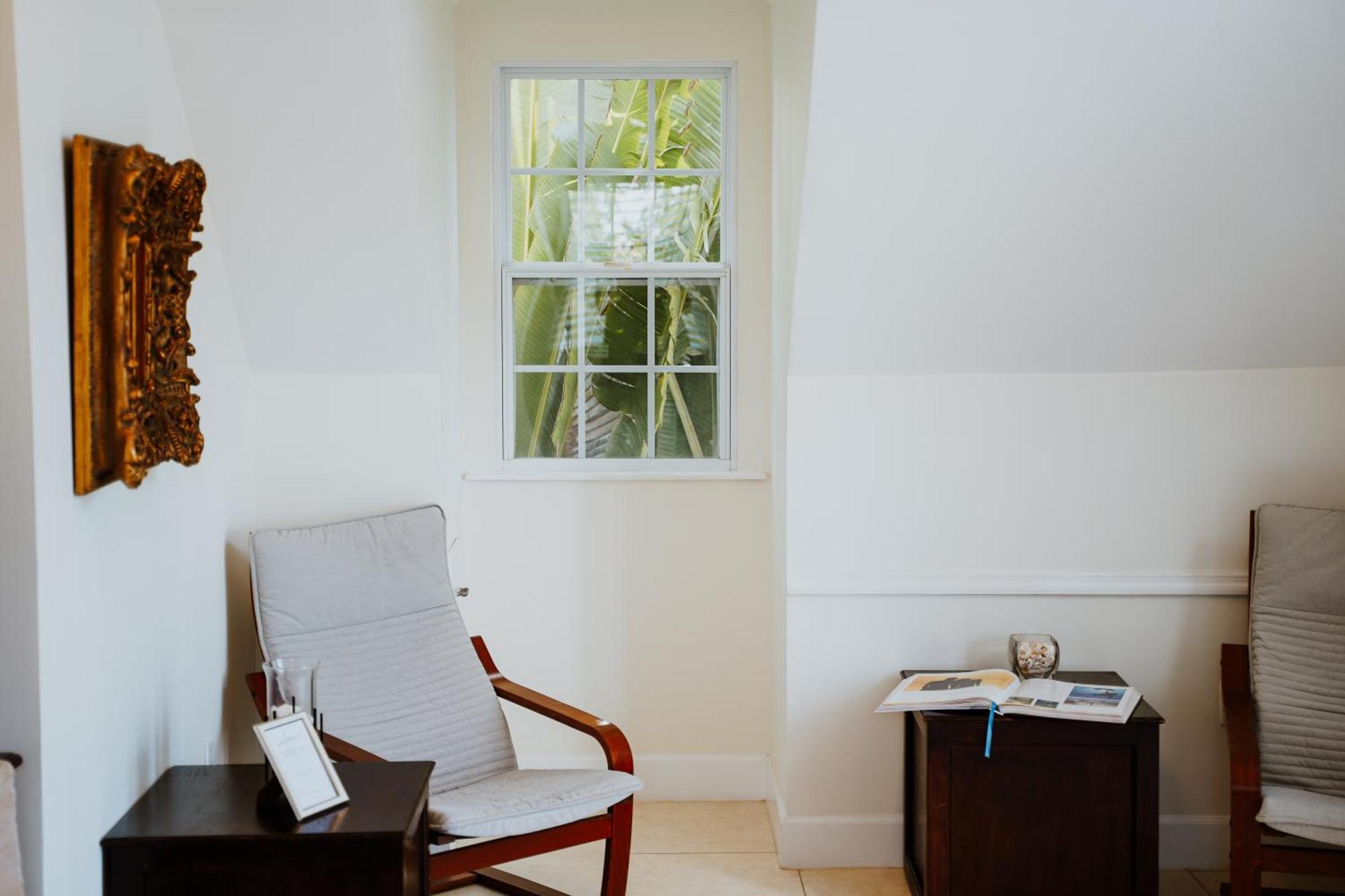 Shangri-La Boutique Bed & Breakfast West Bay Δωμάτιο φωτογραφία
