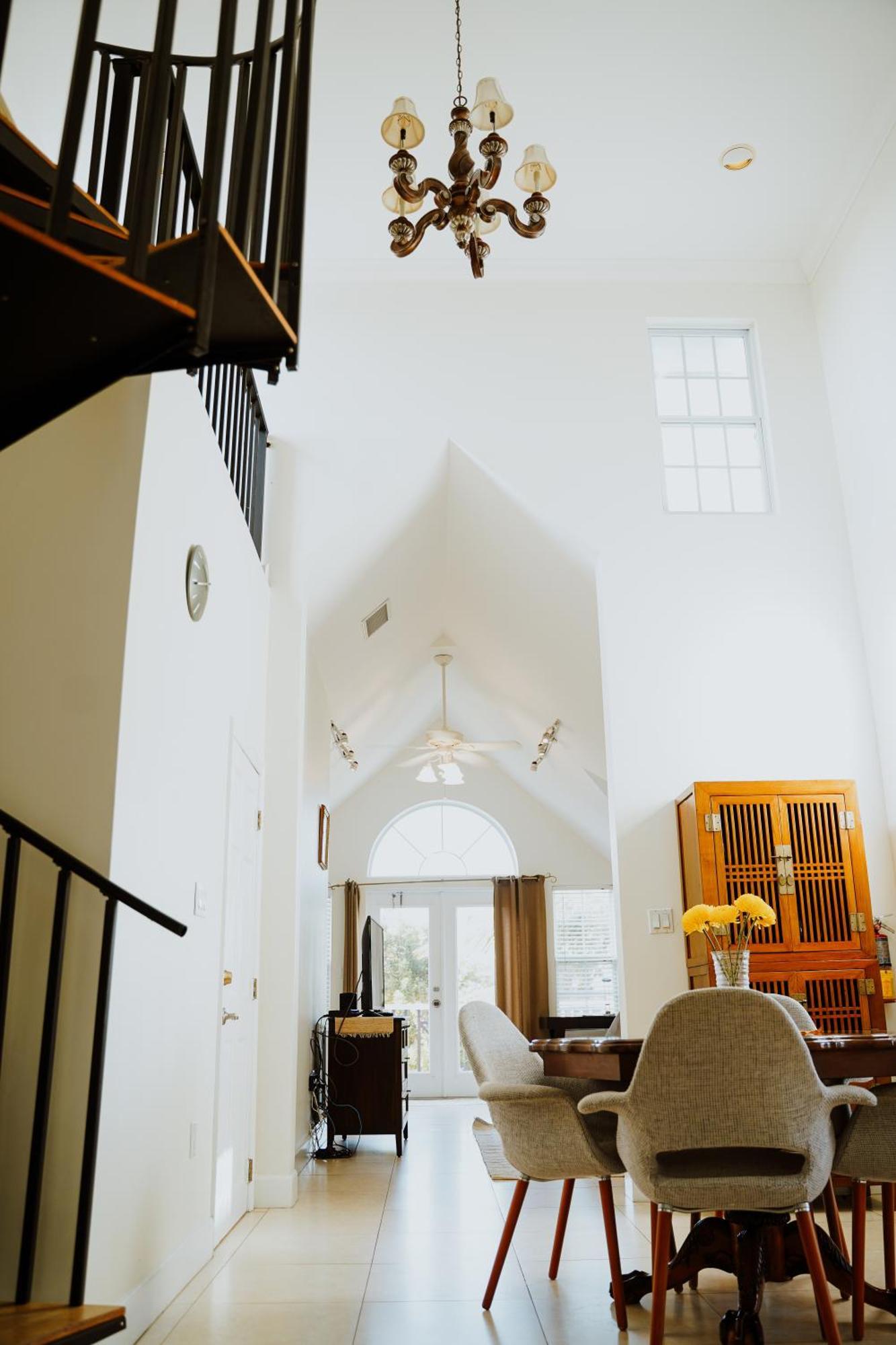 Shangri-La Boutique Bed & Breakfast West Bay Δωμάτιο φωτογραφία