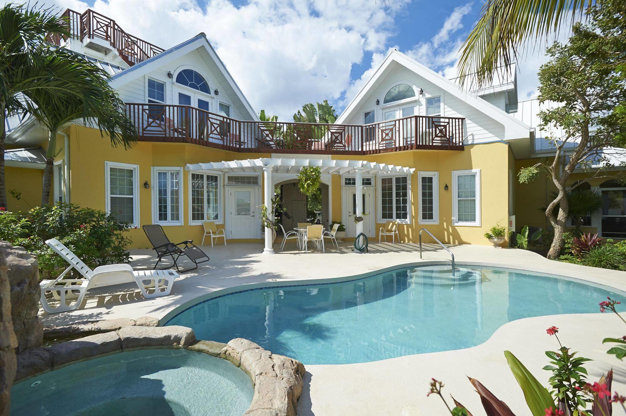 Shangri-La Boutique Bed & Breakfast West Bay Εξωτερικό φωτογραφία